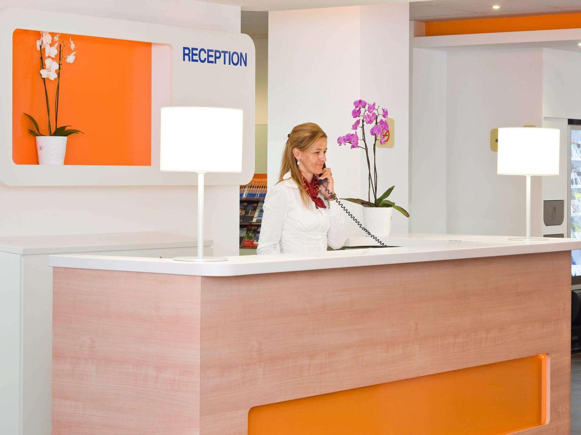 Ibis Budget Orly Rungis Bagian luar foto