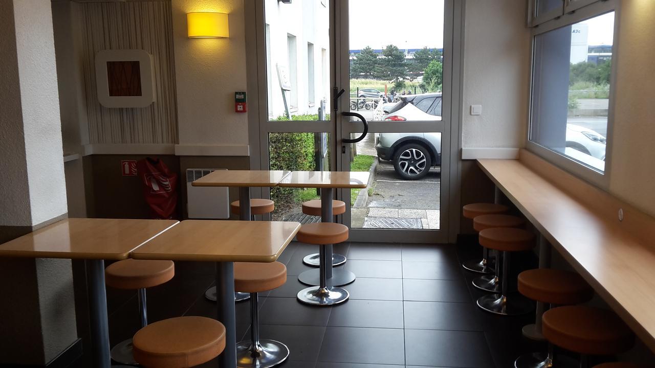 Ibis Budget Orly Rungis Bagian luar foto